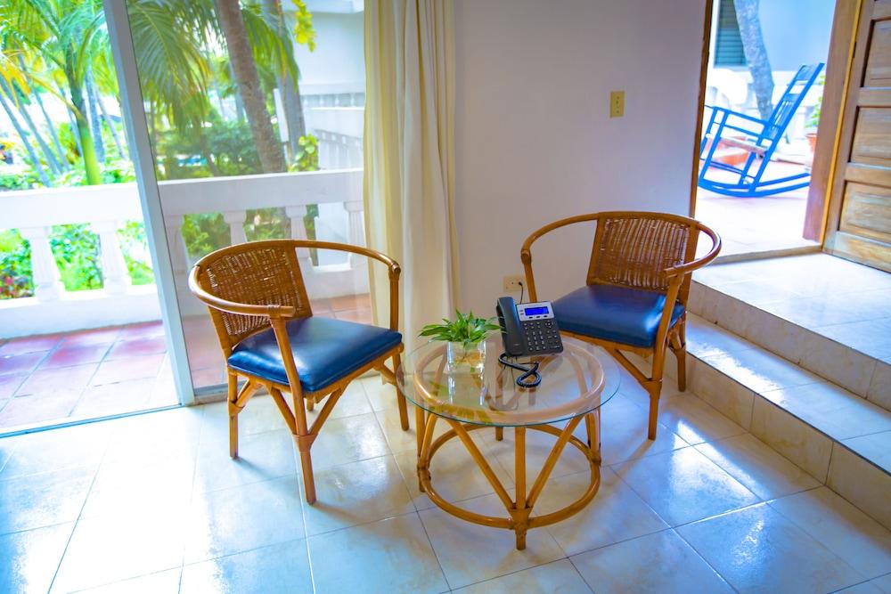 Hotel Restaurant Cyvadier Plage Jacmel Eksteriør billede