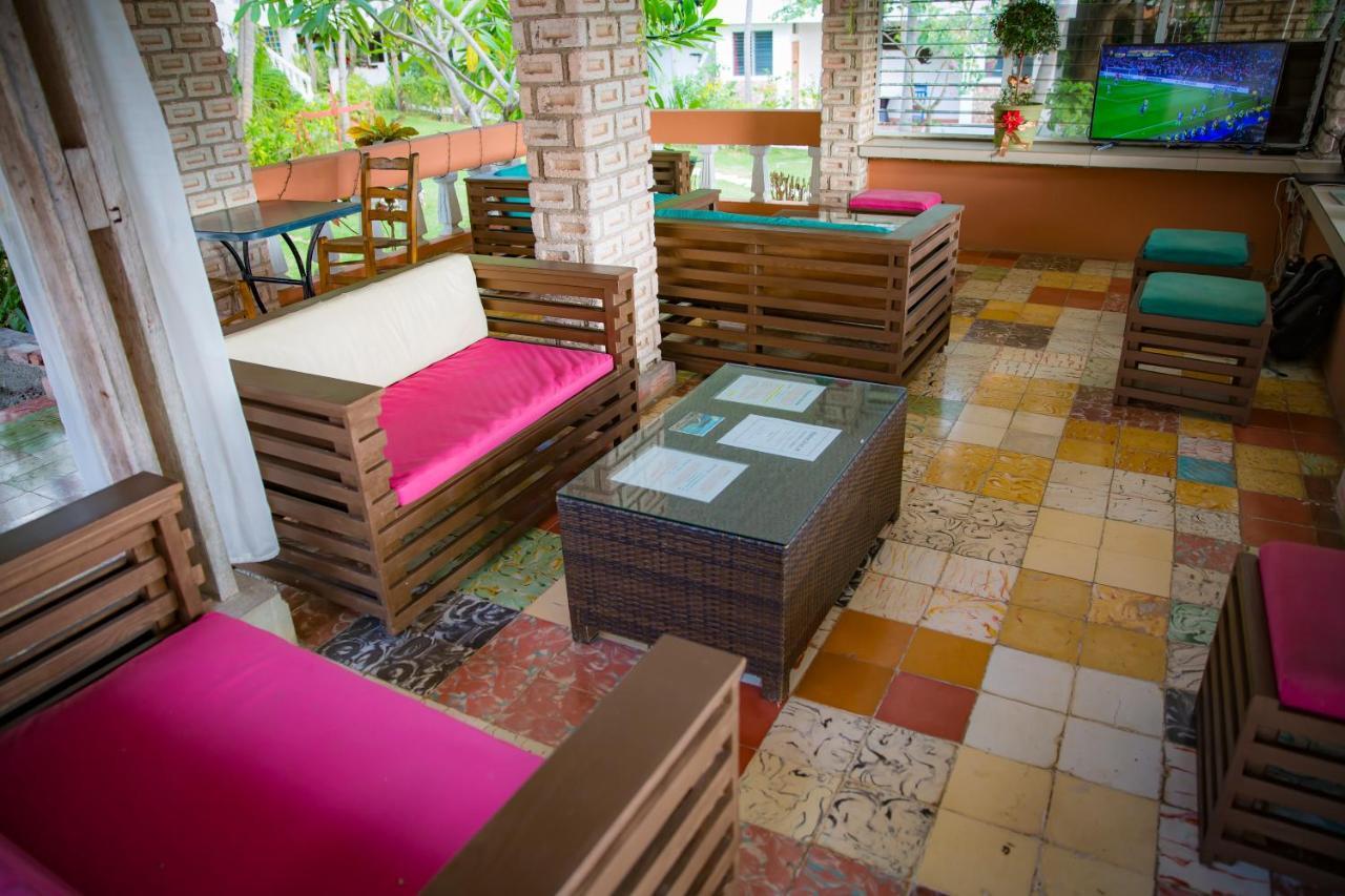 Hotel Restaurant Cyvadier Plage Jacmel Eksteriør billede