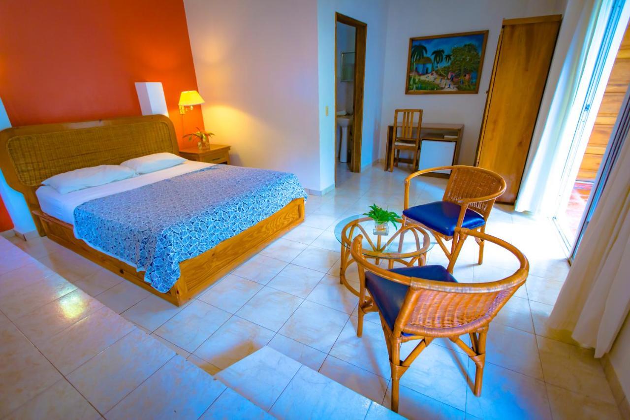Hotel Restaurant Cyvadier Plage Jacmel Eksteriør billede