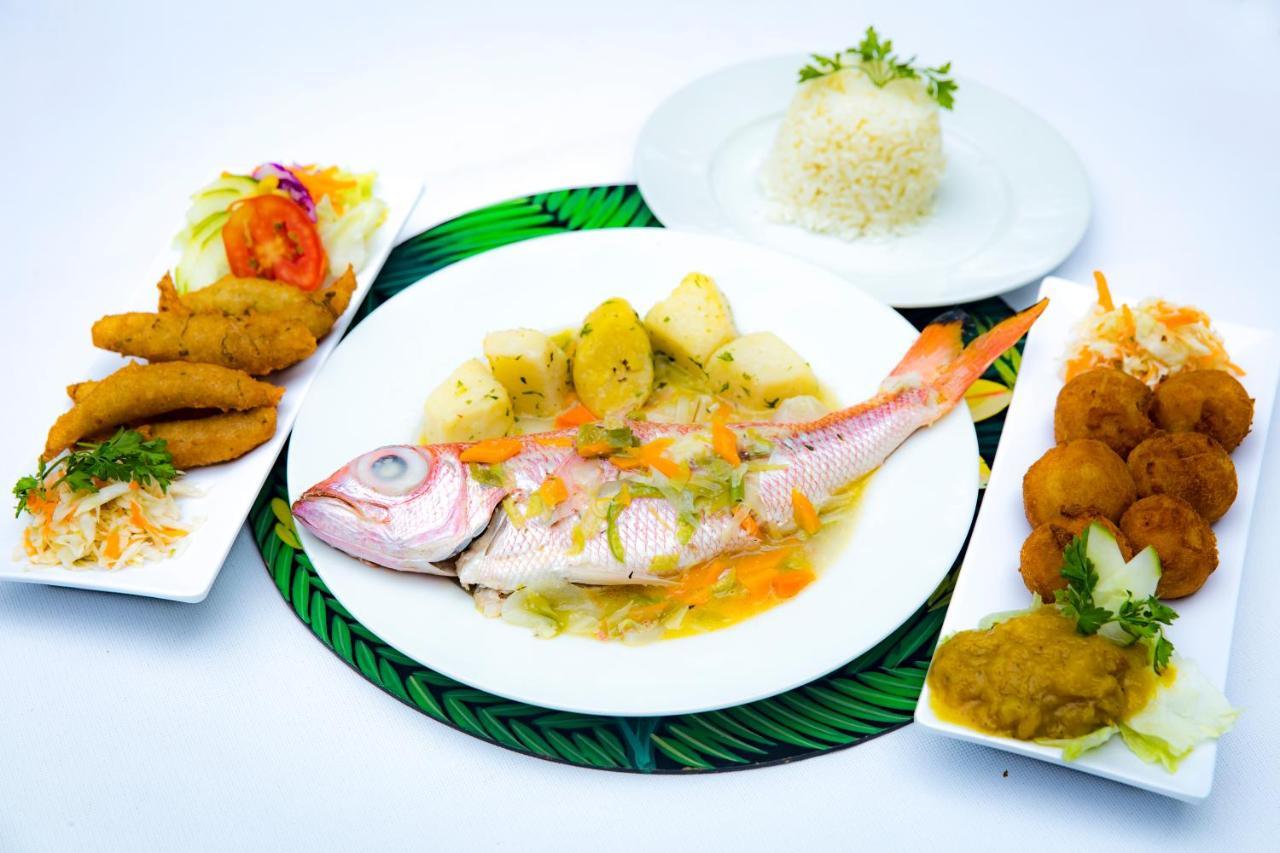Hotel Restaurant Cyvadier Plage Jacmel Eksteriør billede