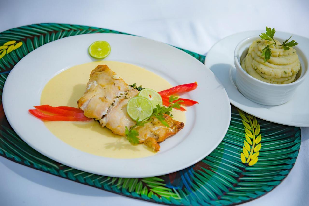 Hotel Restaurant Cyvadier Plage Jacmel Eksteriør billede