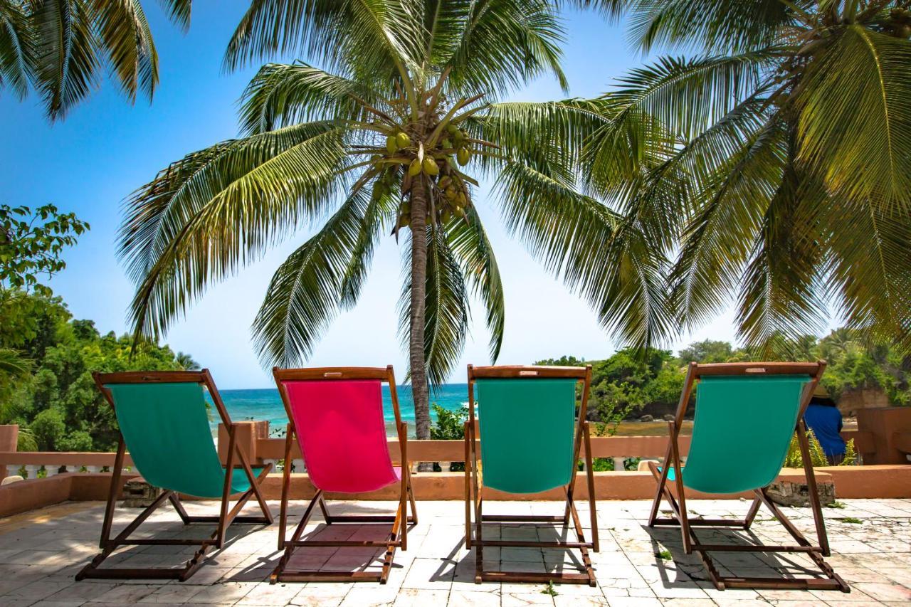 Hotel Restaurant Cyvadier Plage Jacmel Eksteriør billede